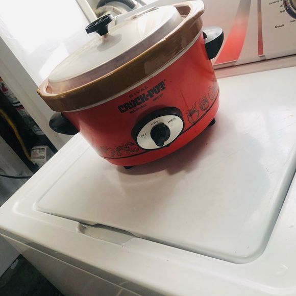 Other - Crock-Pot Red Slow Cooker